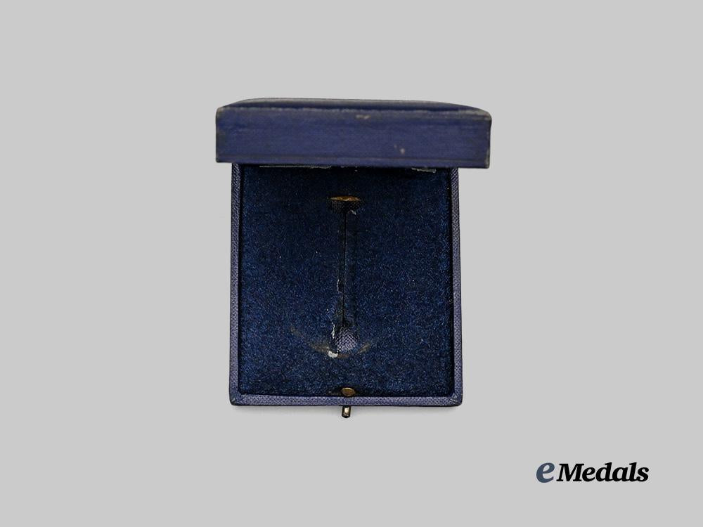 germany,_luftwaffe._a_case_for_an_observer’s_badge,_gebrüder_wegerhoff_design,_mid-_to_late-_war_example_e_medals__g61083_3