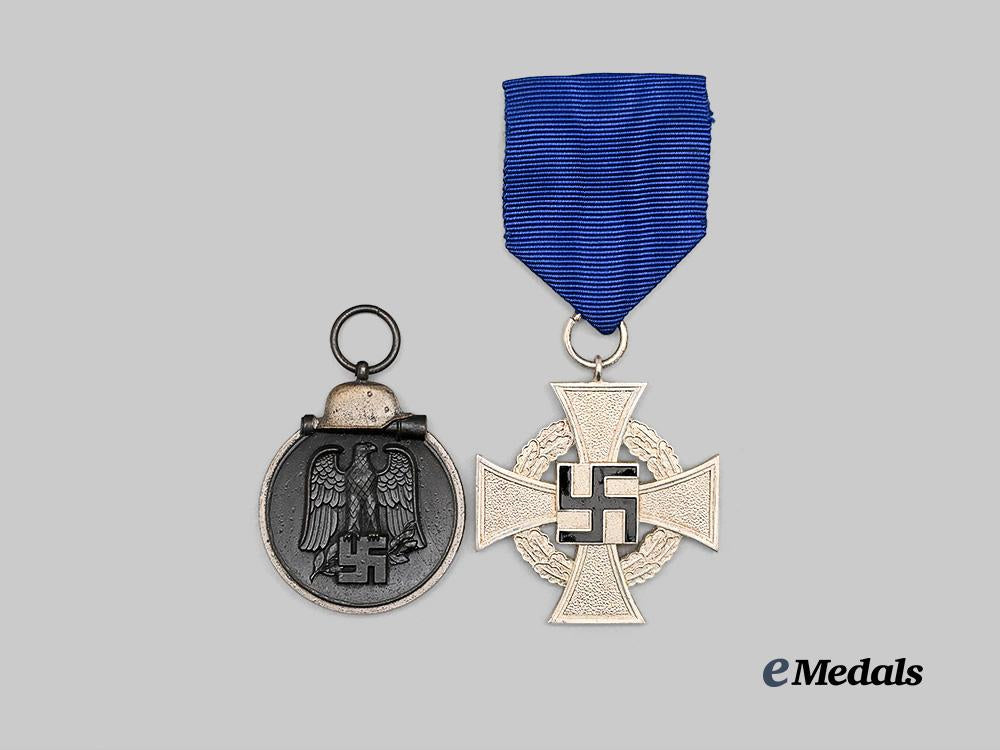 germany,_third_reich._a_pair_of_cased_and_maker-_marked_awards_e_medals__g61085_5