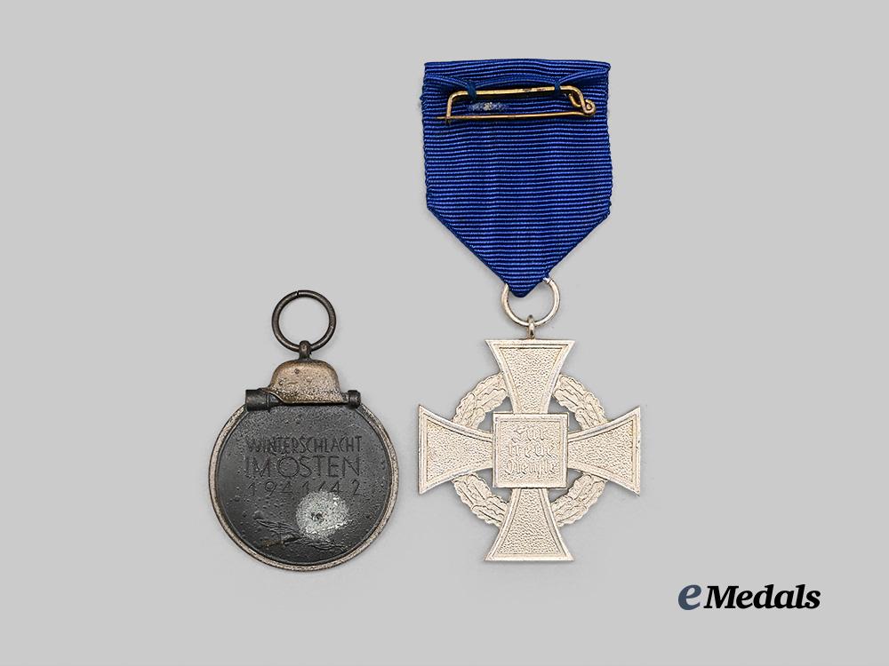 germany,_third_reich._a_pair_of_cased_and_maker-_marked_awards_e_medals__g61085_8