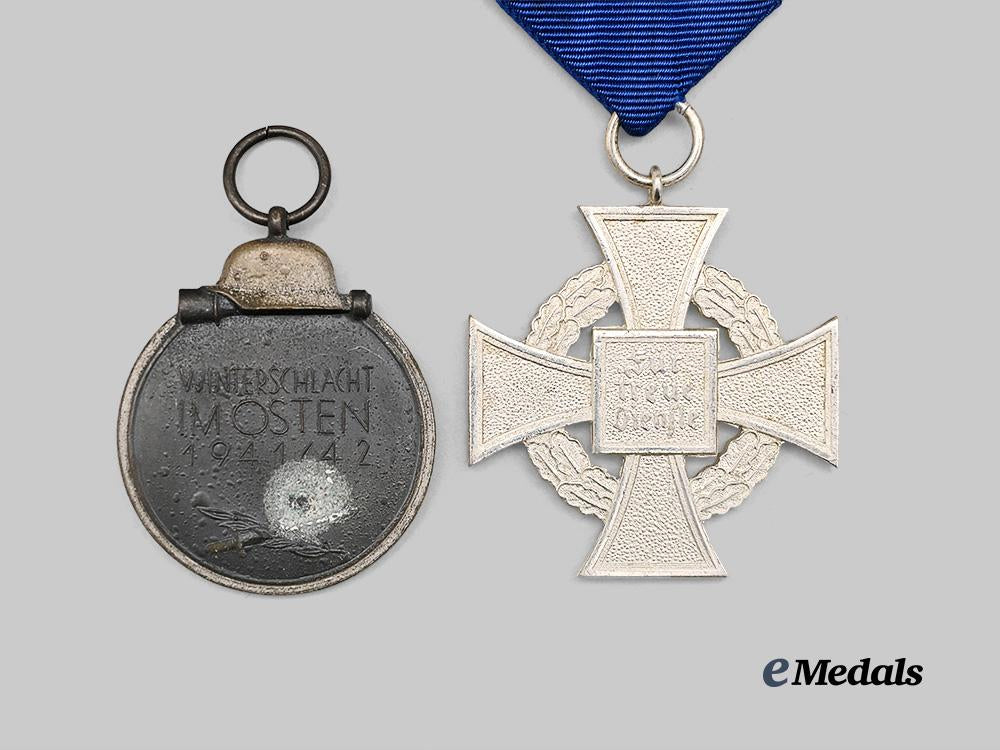 germany,_third_reich._a_pair_of_cased_and_maker-_marked_awards_e_medals__g61085_9