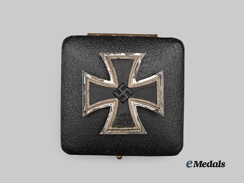 germany,_wehrmacht._a1939_iron_cross_i_class,_with_case,_by_b._h._mayer_e_medals__g61087_4