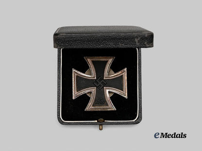 germany,_wehrmacht._a1939_iron_cross_i_class,_screwback_version_with_case,_by_c._f._zimmermann_e_medals__g61089_3