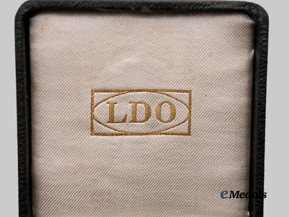 germany,_wehrmacht._a1939_iron_cross_i_class,_screwback_version_with_case,_by_c._f._zimmermann_e_medals__g61089_4