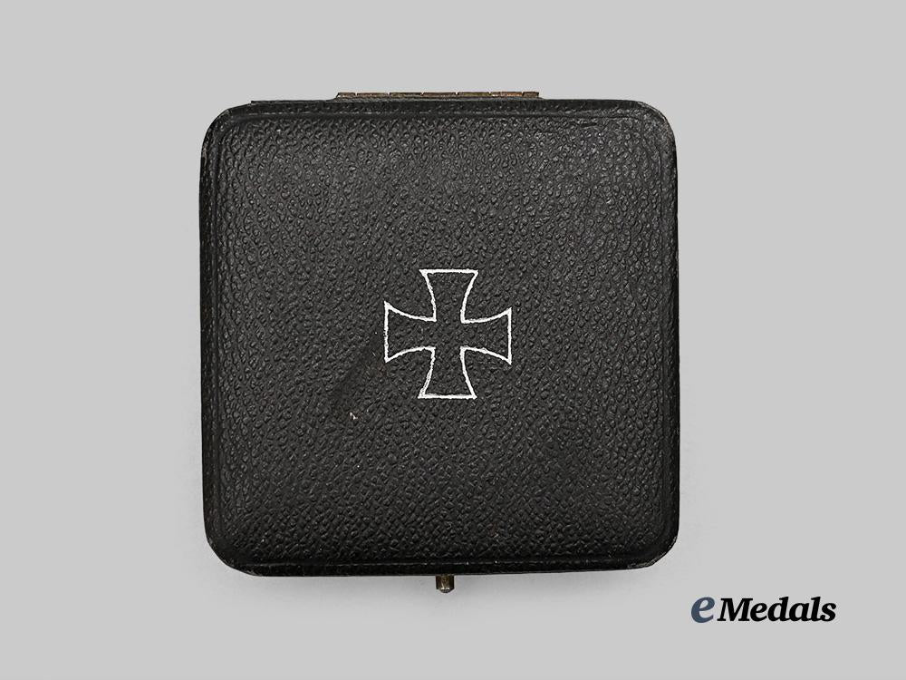 germany,_wehrmacht._a1939_iron_cross_i_class,_with_case,_by_paul_meybauer_e_medals__g61091_2