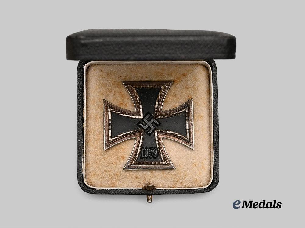 germany,_wehrmacht._a1939_iron_cross_i_class,_with_case,_by_paul_meybauer_e_medals__g61091_3