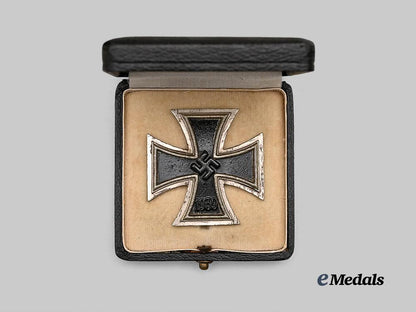 germany,_wehrmacht._a1939_iron_cross_i_class,_with_case,_by_wilhelm_deumer_e_medals__g61094_3