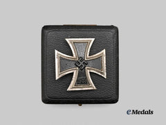 Germany, Wehrmacht. A 1939 Iron Cross I Class, with Case, by Wilhelm Deumer