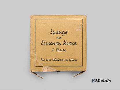 germany,_wehrmacht._a_mint1939_clasp_to_the_iron_cross_i_class,_with_case,_by_eugen_schmidhäussler_e_medals__g61097_2