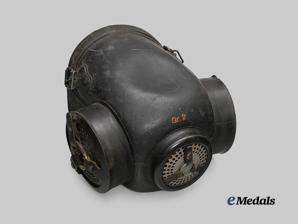 germany,_wehrmacht._a_model38_horse_and_mule_gas_mask,_with_case,_by_drägerwerk_e_medals__g61104_5