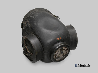germany,_wehrmacht._a_model38_horse_and_mule_gas_mask,_with_case,_by_drägerwerk_e_medals__g61104_5
