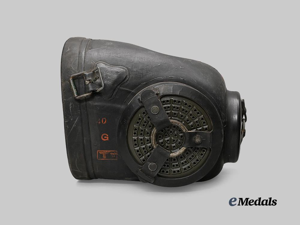 germany,_wehrmacht._a_model38_horse_and_mule_gas_mask,_with_case,_by_drägerwerk_e_medals__g61104_8