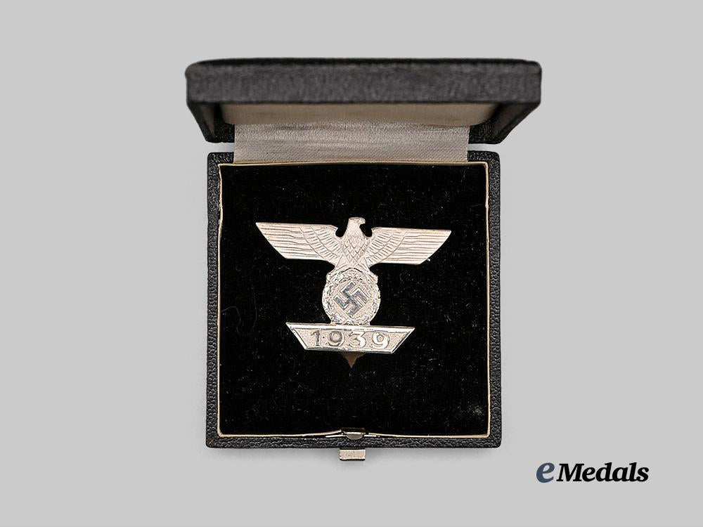 germany,_wehrmacht._a_mint1939_clasp_to_the_iron_cross_i_class,_with_case,_type_a_by_b._h._mayer_e_medals__g61106_3
