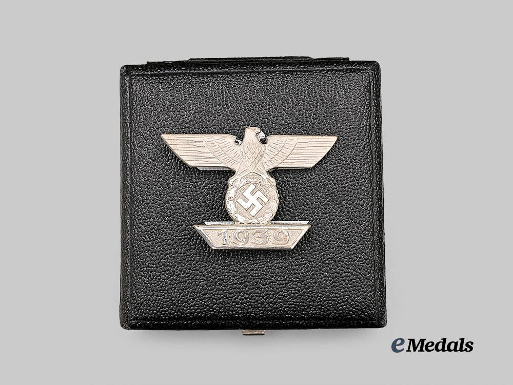 germany,_wehrmacht._a_mint1939_clasp_to_the_iron_cross_i_class,_with_case,_type_a_by_b._h._mayer_e_medals__g61106_4