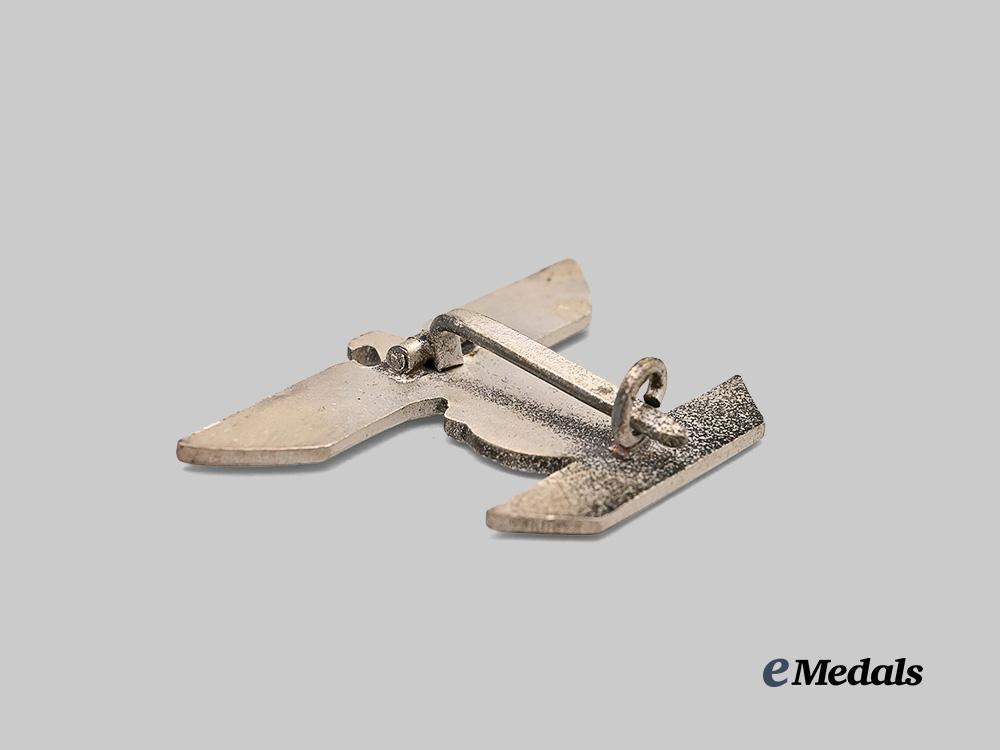 germany,_wehrmacht._a_mint1939_clasp_to_the_iron_cross_i_class,_with_case,_type_a_by_b._h._mayer_e_medals__g61106_7