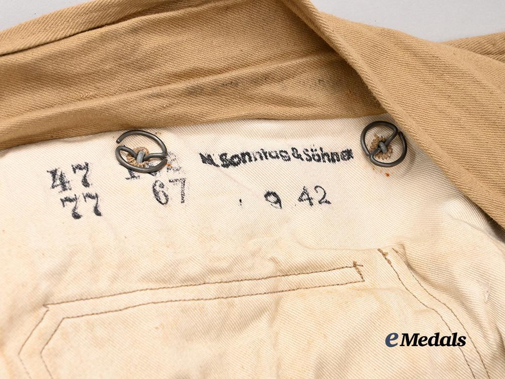 germany,_kriegsmarine._a_tropical_field_blouse,_by_m._sonntag&_söhne,_c.1942_e_medals__g61109_8
