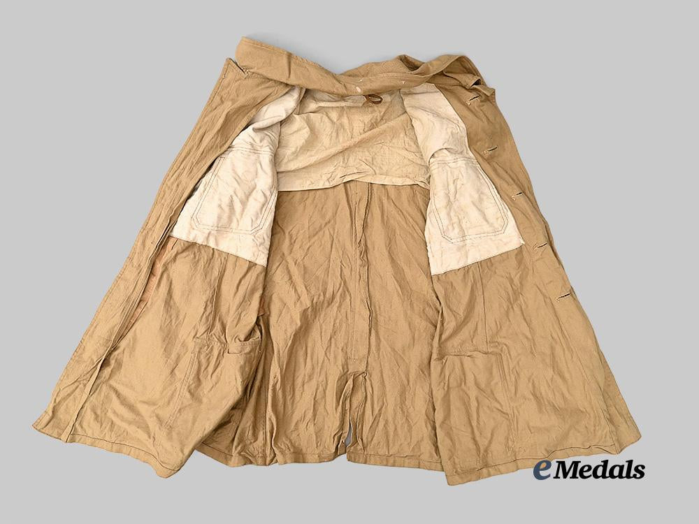 germany,_kriegsmarine._a_tropical_field_blouse,_by_m._sonntag&_söhne,_c.1942_e_medals__g61109_9