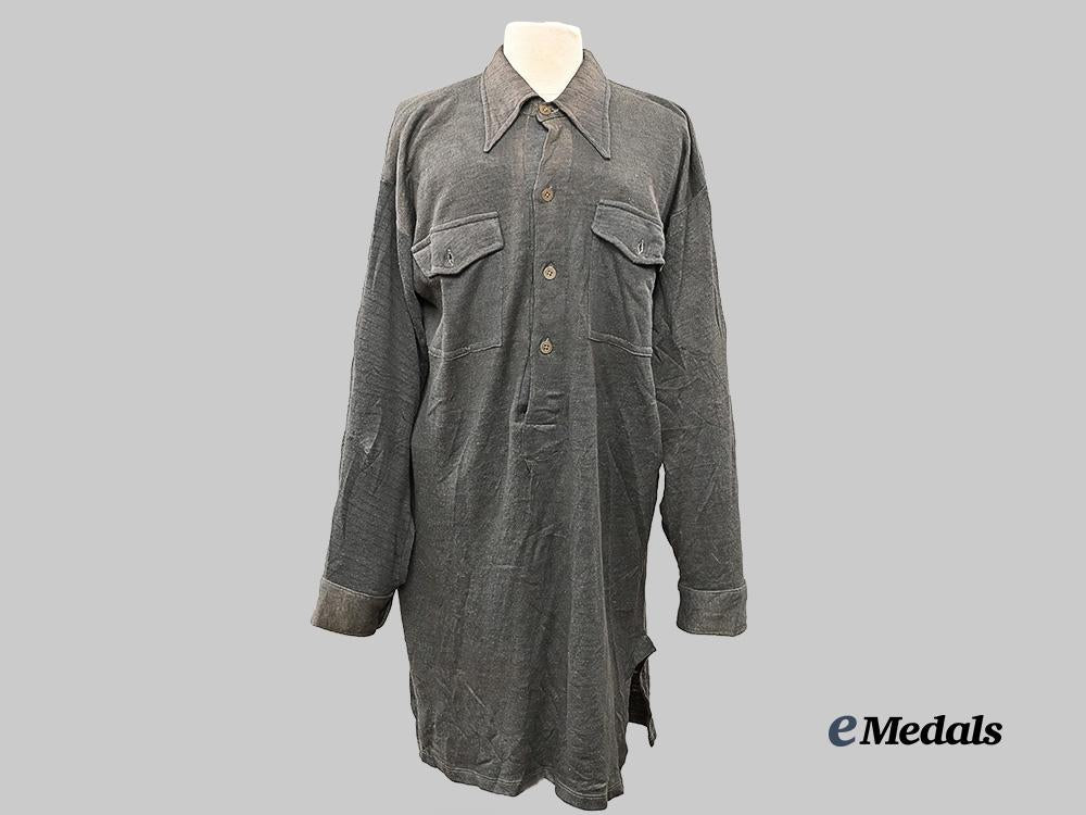 germany,_heer._a_half-_button_undershirt,_owner-_attributed_example_e_medals__g61111_1