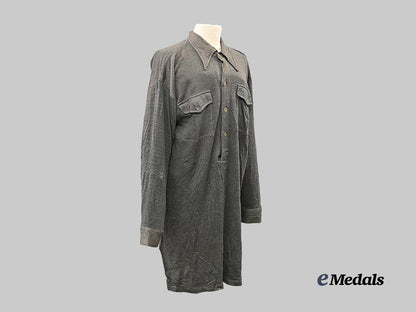 germany,_heer._a_half-_button_undershirt,_owner-_attributed_example_e_medals__g61111_2