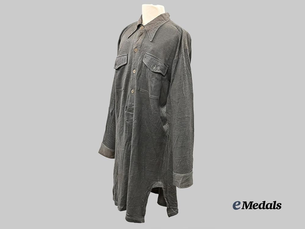 germany,_heer._a_half-_button_undershirt,_owner-_attributed_example_e_medals__g61111_3