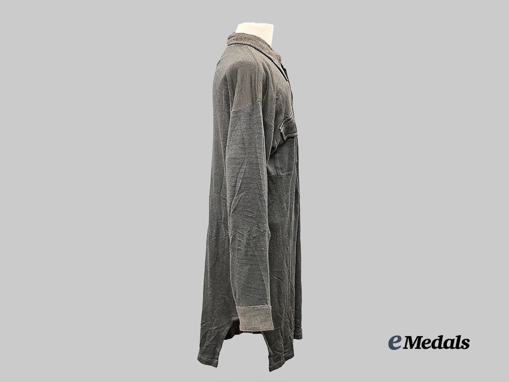 germany,_heer._a_half-_button_undershirt,_owner-_attributed_example_e_medals__g61111_5