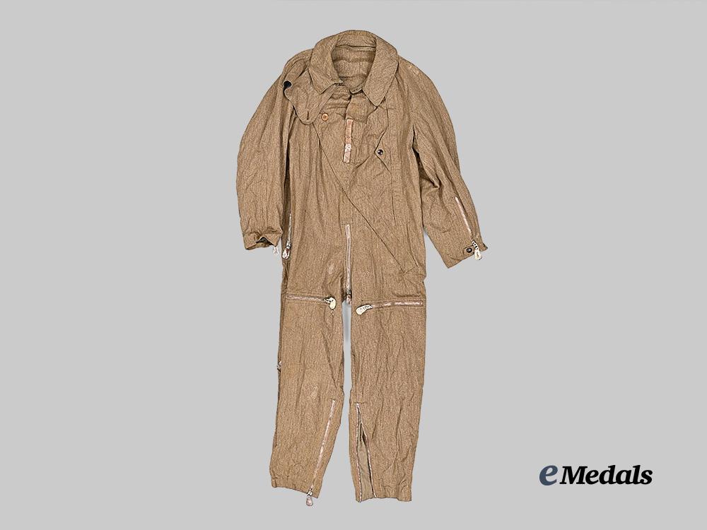 germany,_luftwaffe._a_summer_flight_suit_e_medals__g61112_2