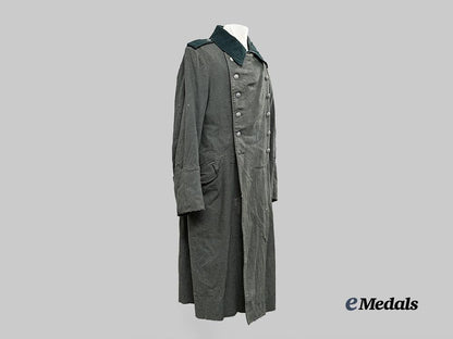 germany,_heer._an_obergefreiter’s_greatcoat,_c.1939_e_medals__g61135_2