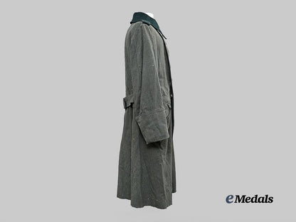 germany,_heer._an_obergefreiter’s_greatcoat,_c.1939_e_medals__g61135_5