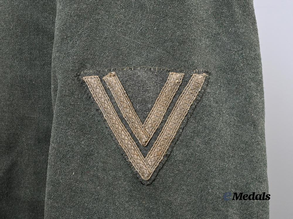 germany,_heer._an_obergefreiter’s_greatcoat,_c.1939_e_medals__g61135_7