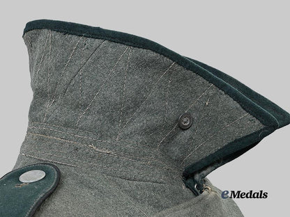 germany,_heer._an_obergefreiter’s_greatcoat,_c.1939_e_medals__g61135_9