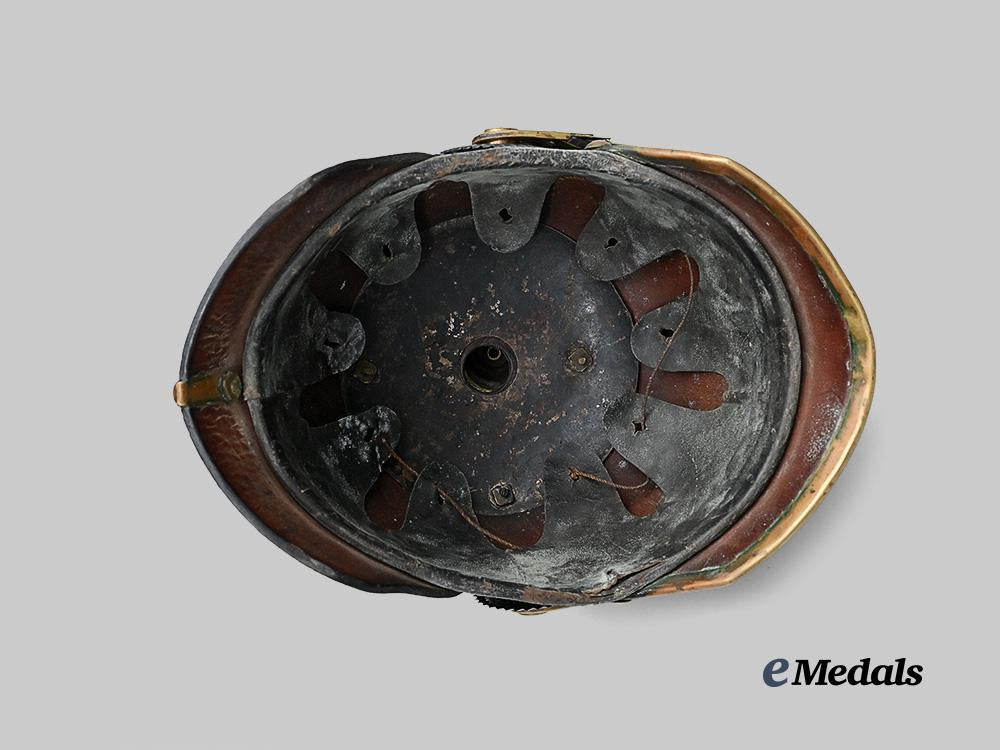 germany,_imperial._a_prussian_guard_regiment_pickelhaube_for_officer_ranks_e_medals__g61139_9