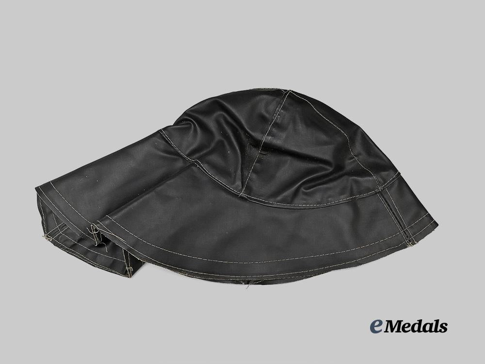 germany,_kriegsmarine._a_foul_weather_rain_cap,_by_willy_sprengpfeil_e_medals__g61154_2
