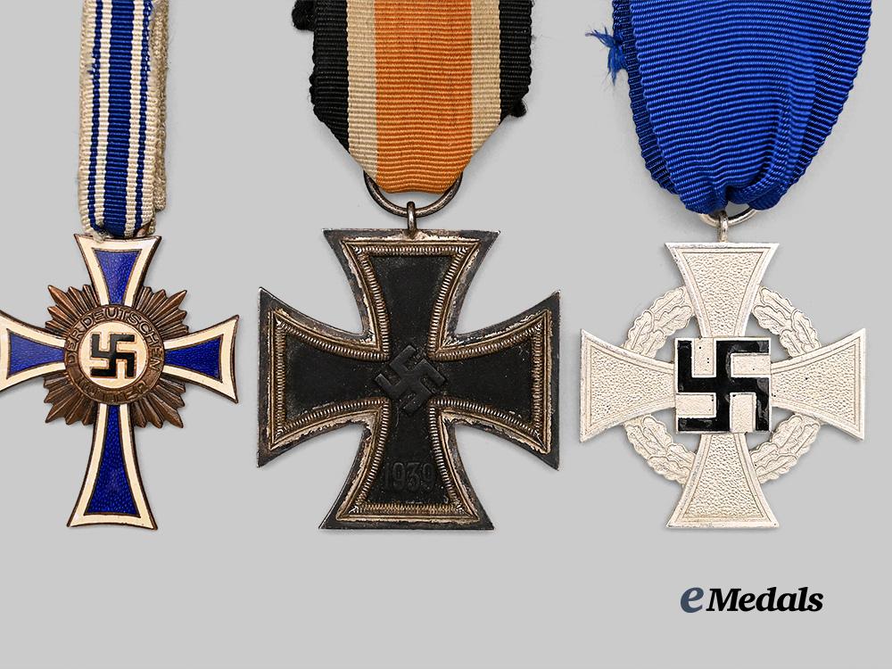 germany,_third_reich._a_mixed_lot_of_awards_for_military_and_civil_service_e_medals__g61178_3
