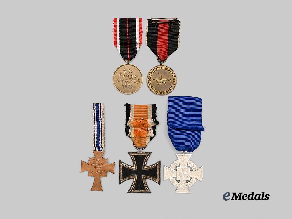 germany,_third_reich._a_mixed_lot_of_awards_for_military_and_civil_service_e_medals__g61178_5