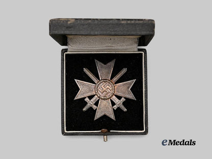 germany,_wehrmacht._a_war_merit_cross_i_class_with_swords_and_case,_by_deschler&_sohn_e_medals__g61182_3