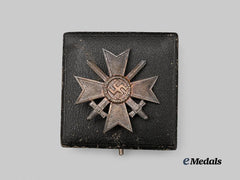 Germany, Wehrmacht. A War Merit Cross I Class with Swords and Case, by Deschler & Sohn
