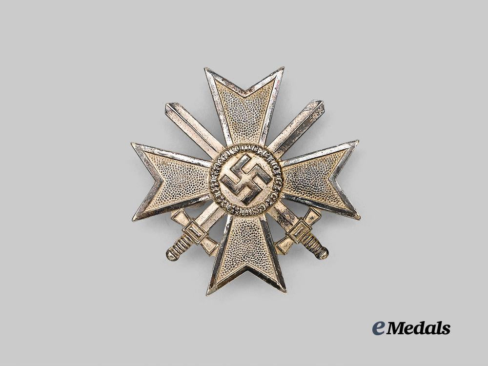 germany,_wehrmacht._a_war_merit_cross_i_class_with_swords_and_case,_by_kerbach&_oesterhelt_e_medals__g61184_6