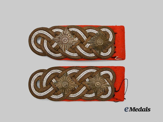 germany,_wehrmacht._a_set_of_general_der_infanterie_shoulder_boards_e_medals__g61192_2