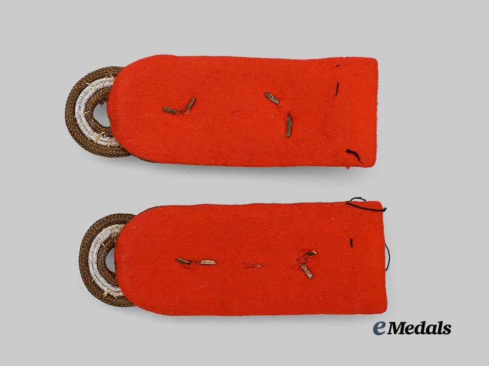 germany,_wehrmacht._a_set_of_general_der_infanterie_shoulder_boards_e_medals__g61192_3