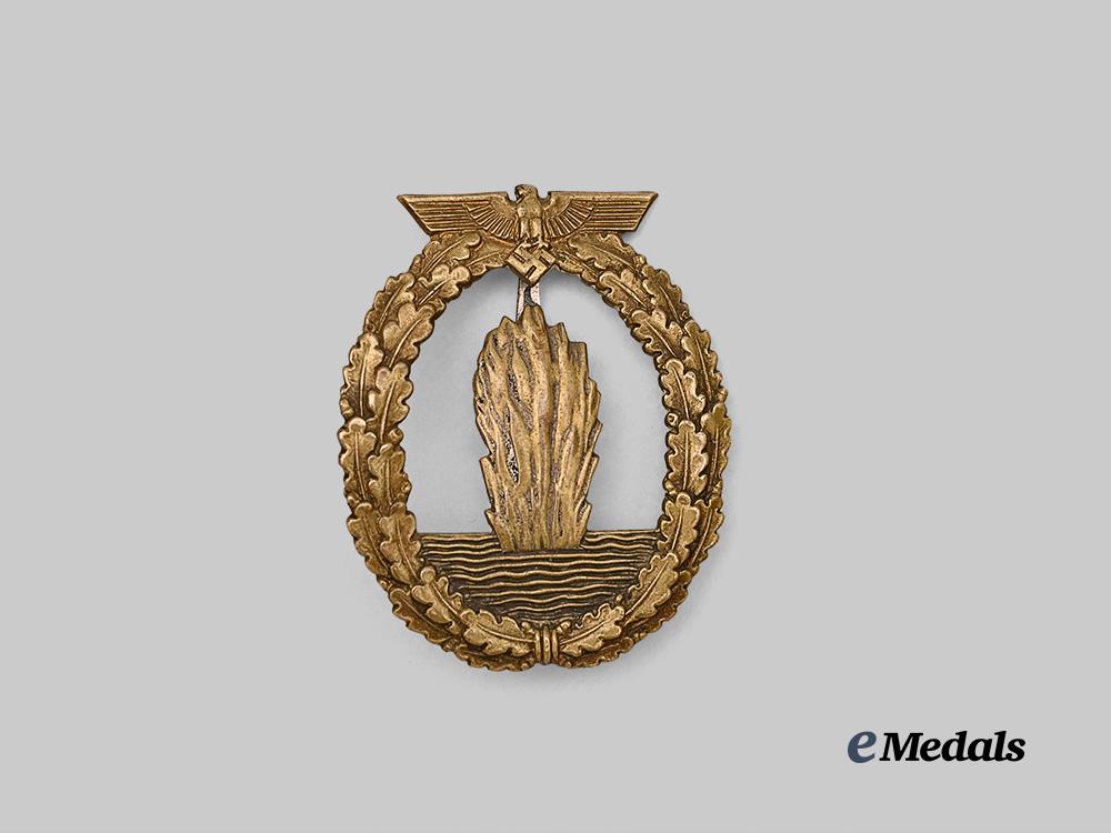 germany,_kriegsmarine._a_minesweeper_war_badge,_variation2,_by_rudolf_karneth_e_medals__g61208_1