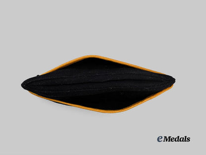 germany,_kriegsmarine._an_officer’s_dark_blue_board_cap,_late-_war_example_e_medals__g61220_5