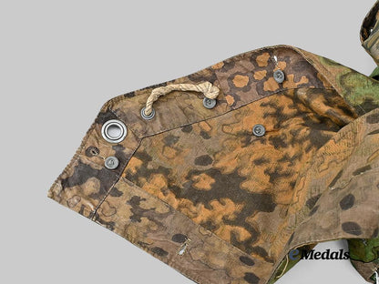 germany,_s_s._a_waffen-_s_s_oak_leaf_b_pattern_reversible_zeltbahn_e_medals__g61225_8