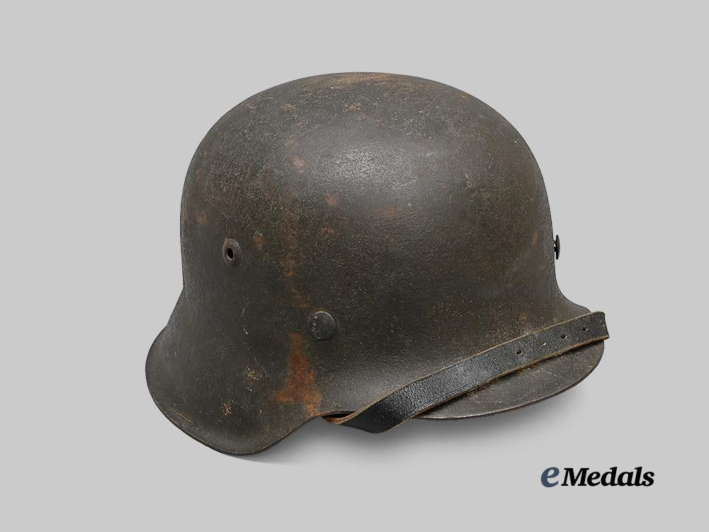 germany,_heer._an_m42_stahlhelm,_single_decal_version,_owner-_attributed_example_by_sächsische_emaillier-und_stanzwerke_e_medals__g61238_4