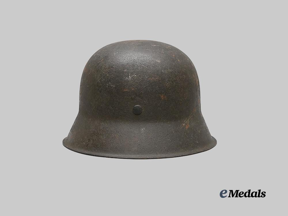 germany,_heer._an_m42_stahlhelm,_single_decal_version,_owner-_attributed_example_by_sächsische_emaillier-und_stanzwerke_e_medals__g61238_7