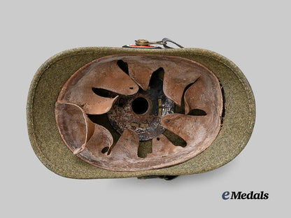 germany,_imperial._a_prussian_infantry_rolled_edge_felt_ersatz_pickelhaube_e_medals__g61244_9