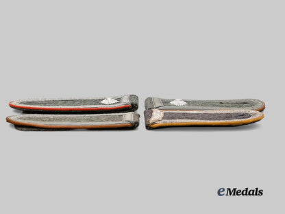 germany,_wehrmacht._a_mixed_lot_of_shoulder_straps_for_n_c_o_ranks_e_medals__g61259_4