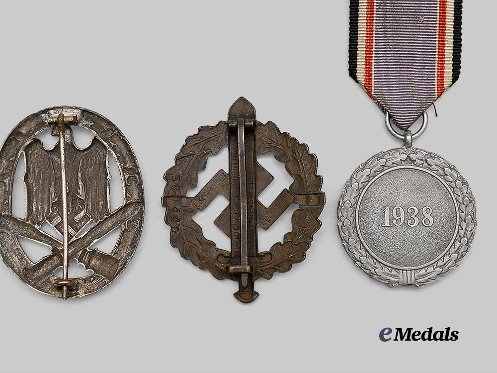 germany,_third_reich._a_mixed_lot_of_awards_for_civil_and_military_merit_e_medals__g61261_6