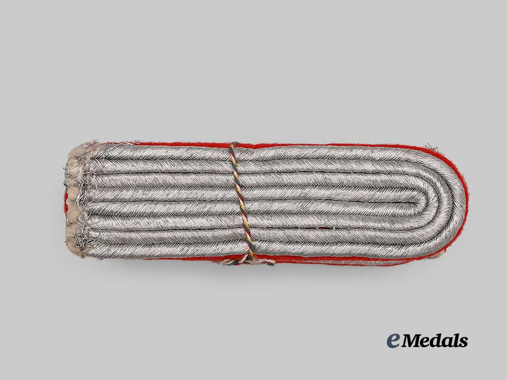 germany,_luftwaffe._a_lot_of_mint_and_unissued_flak/_artillery_leutnant_shoulder_boards_e_medals__g61276_2