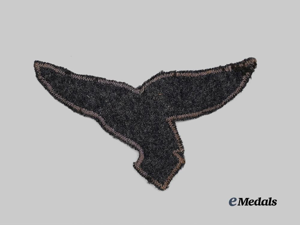 germany,_luftwaffe._a_first_pattern_breast_eagle_for_n_c_os,_flat_wire_variant_e_medals__g61285_3