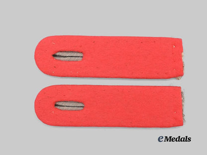 germany,_heer._a_set_of_panzer_troops_leutnant_shoulder_boards_e_medals__g61305_3