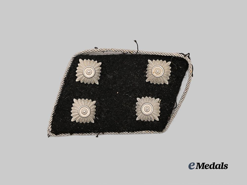 germany,_s_s._a_sturmbannführer_collar_tab_e_medals__g61317_2